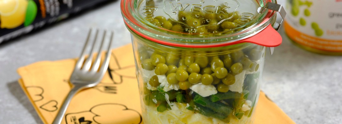 Insalata di primavera in barattolo